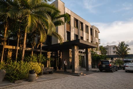 Hotel exterior representing Olasupo Energy commercial solar clients in the hospitality sector