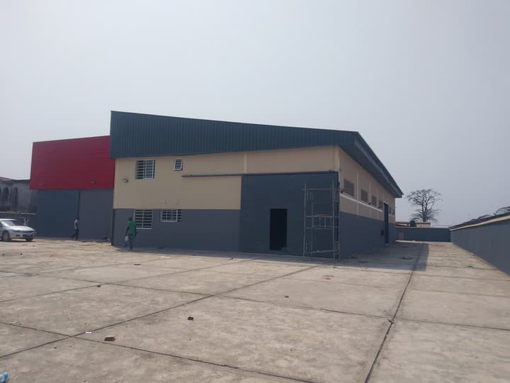 Warehouse and logistics facility representing Olasupo Energy commercial solar clients